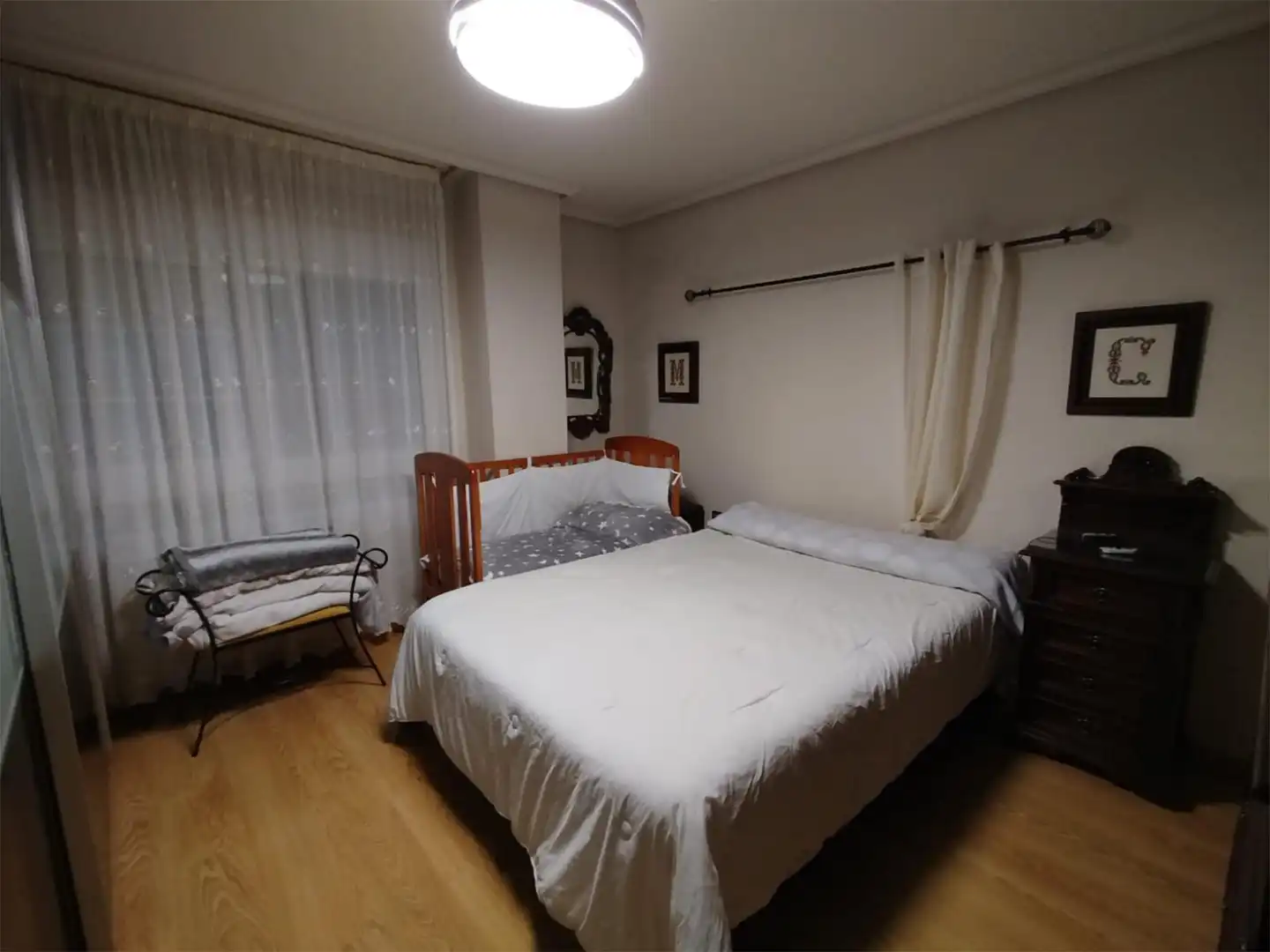 Wohnung zum Verkauf in Calle del Pintor Carmelo Palomino, 10, Peñamefecit - Avda Barcelona Schlafzimmer von Wohnung zum Verkauf in Jaén Capital mit Klimaanlage und Balkon