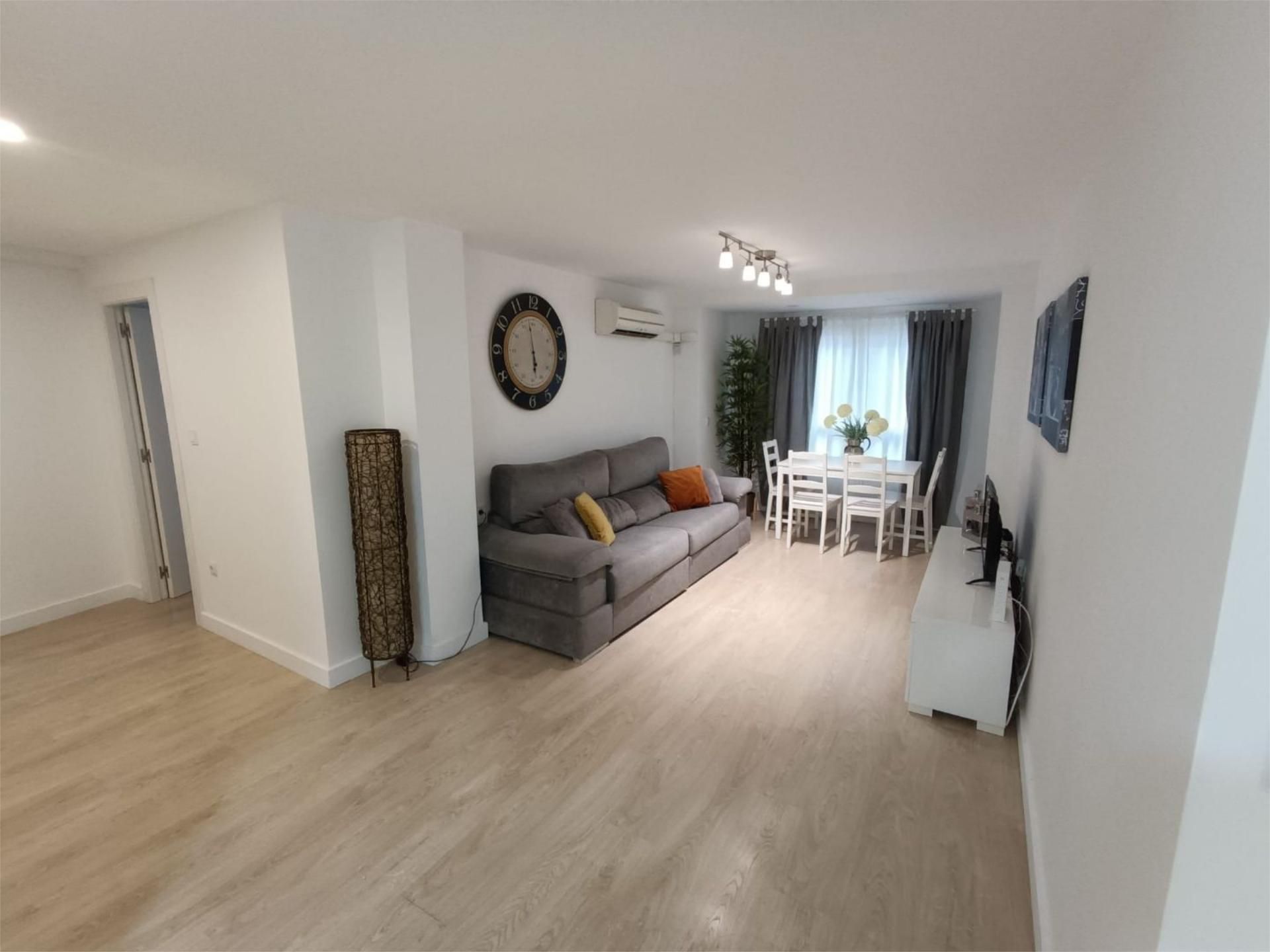 Flat for sale in Alicante / Alacant Living room of Flat for sale in Alicante / Alacant with Air Conditioner and Balcony