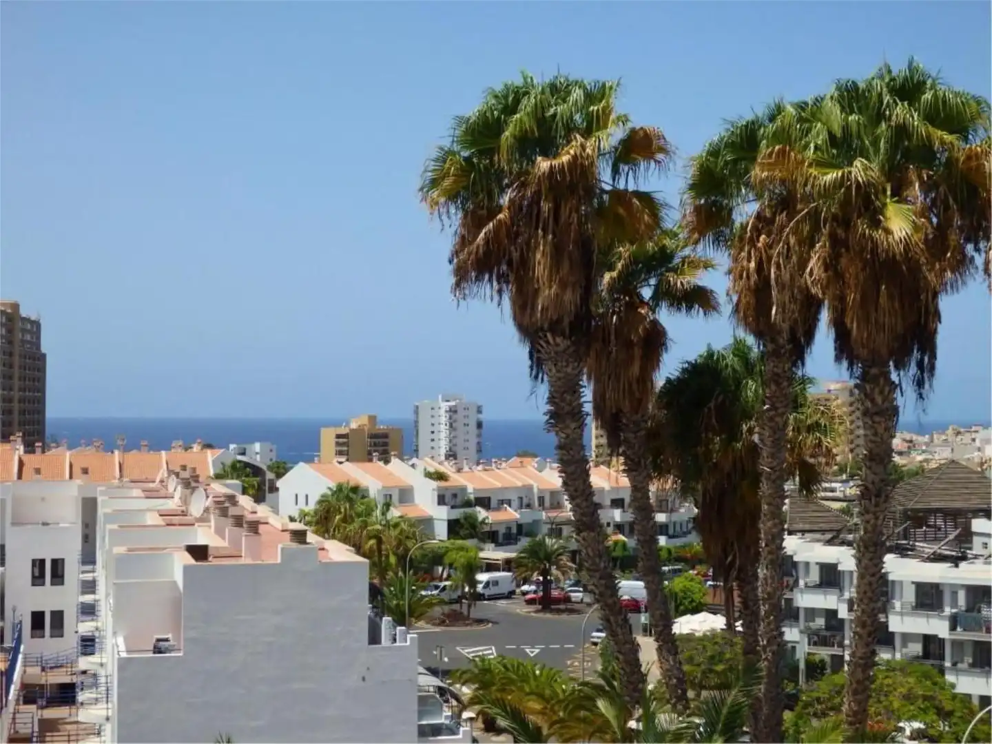 Pis en venda a Calle Boston, 4, Los Cristianos Vista exterior de Pis en venda en Arona amb Terrassa, Piscina i Moblat