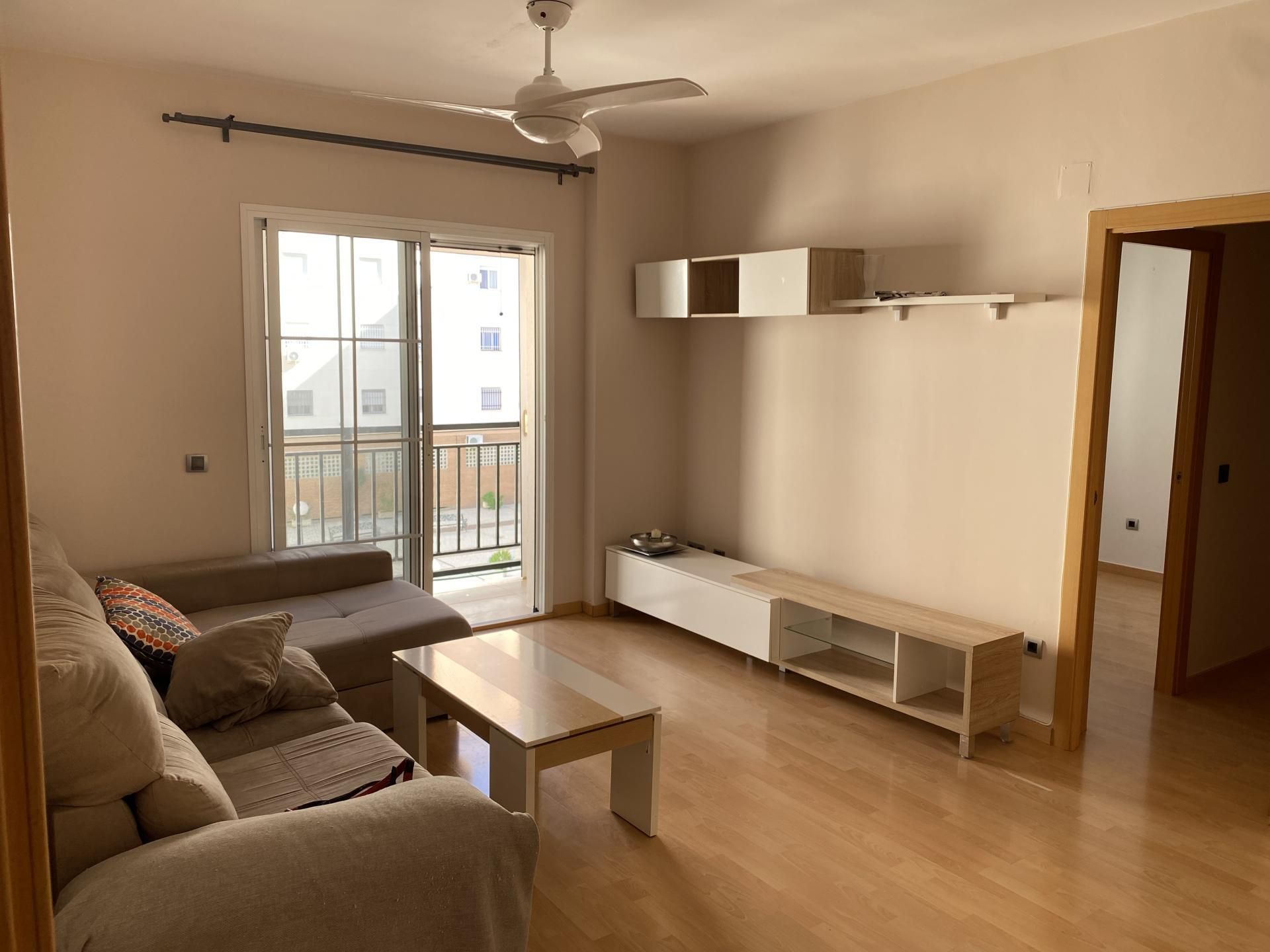 Flat to share in Calle Japón, 28, Colores - Entreparques Living room of Flat to share in Sevilla Capital with Air Conditioner, Heating and Terrace