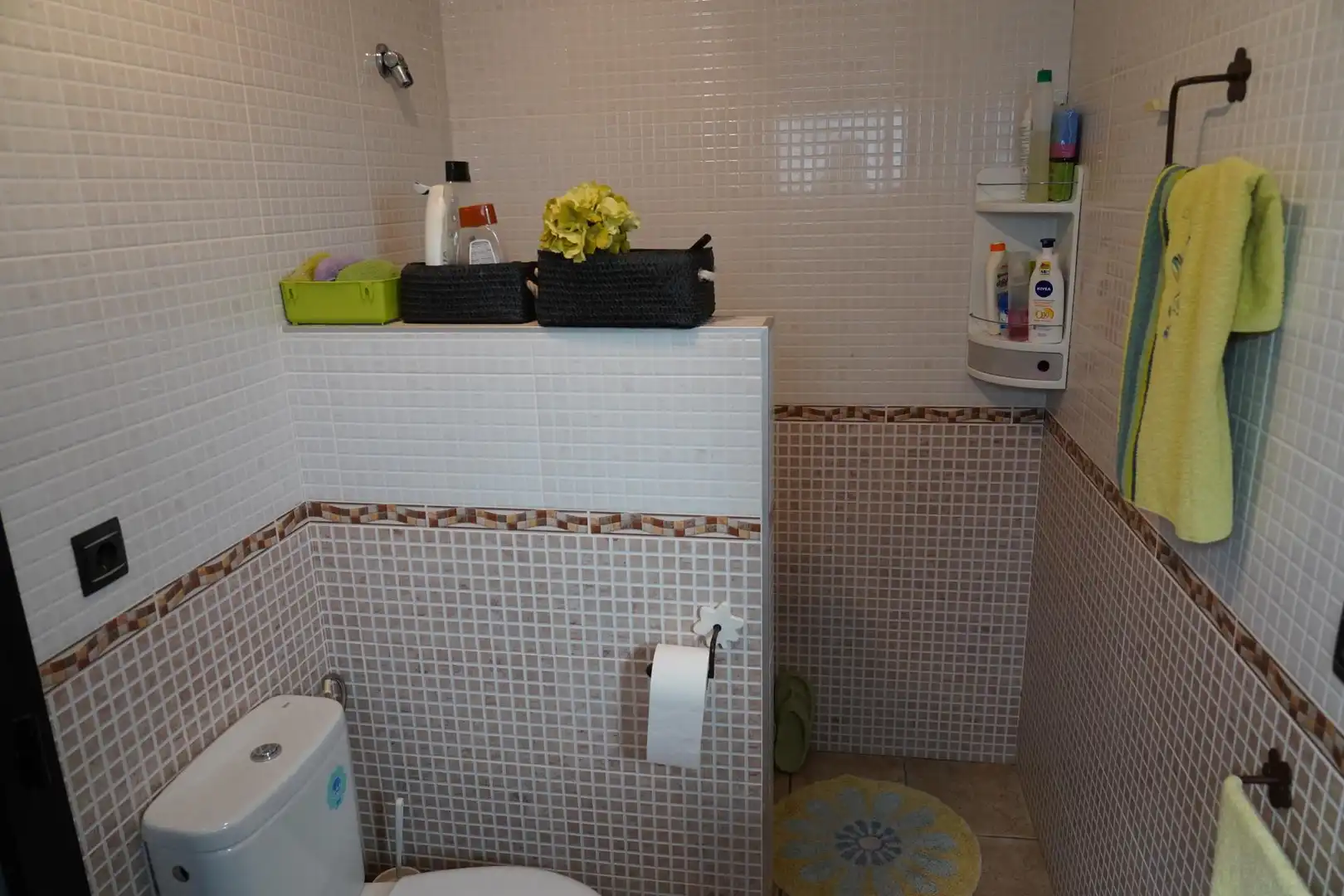 Bany de Casa o xalet en venda en Huétor Tájar amb Aire condicionat, Terrassa i Piscina