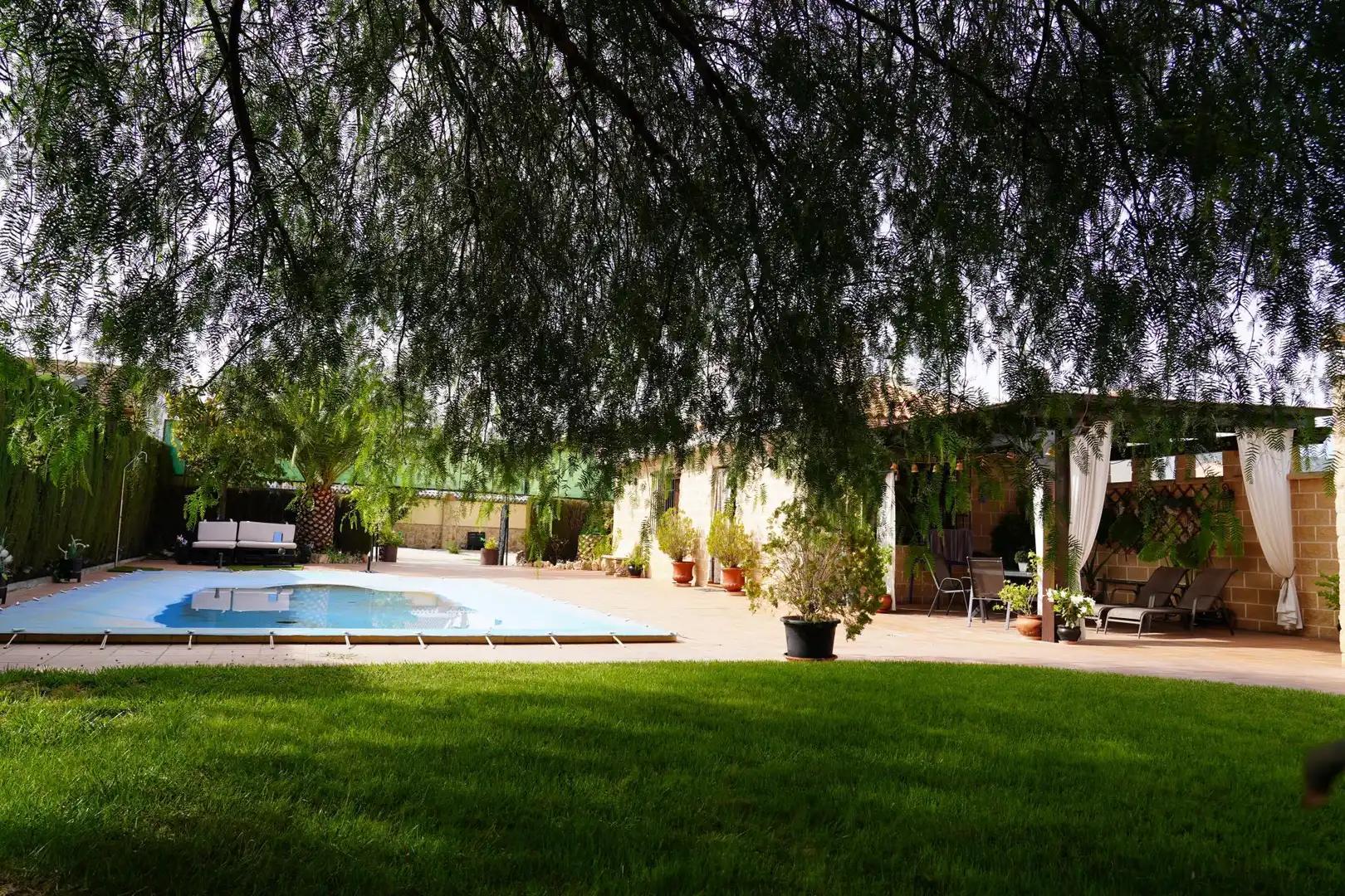 Jardí de Casa o xalet en venda en Huétor Tájar amb Aire condicionat, Terrassa i Piscina
