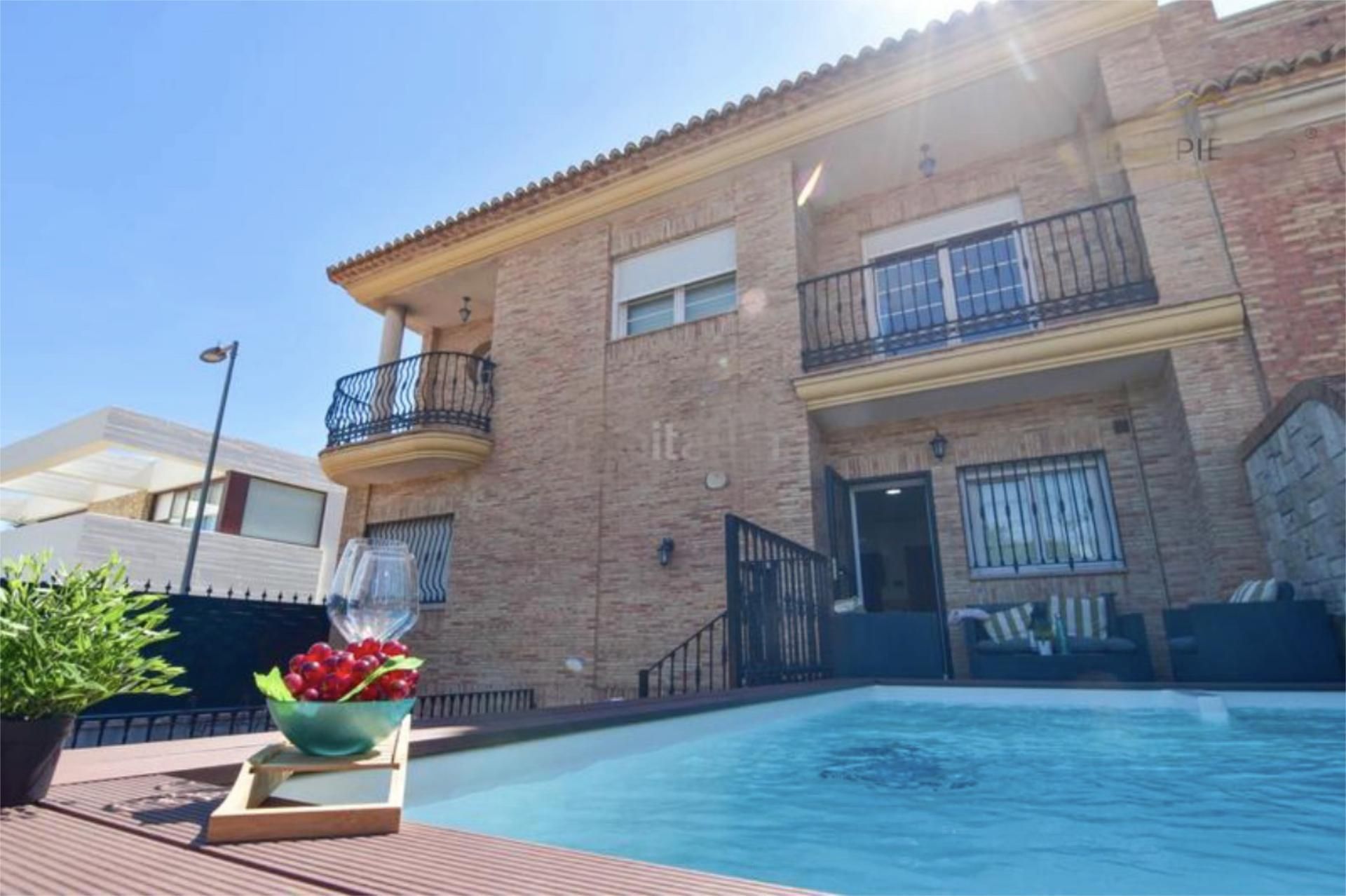 Exterior view of House or chalet for sale in Museros  with Air Conditioner, Heating and Private garden