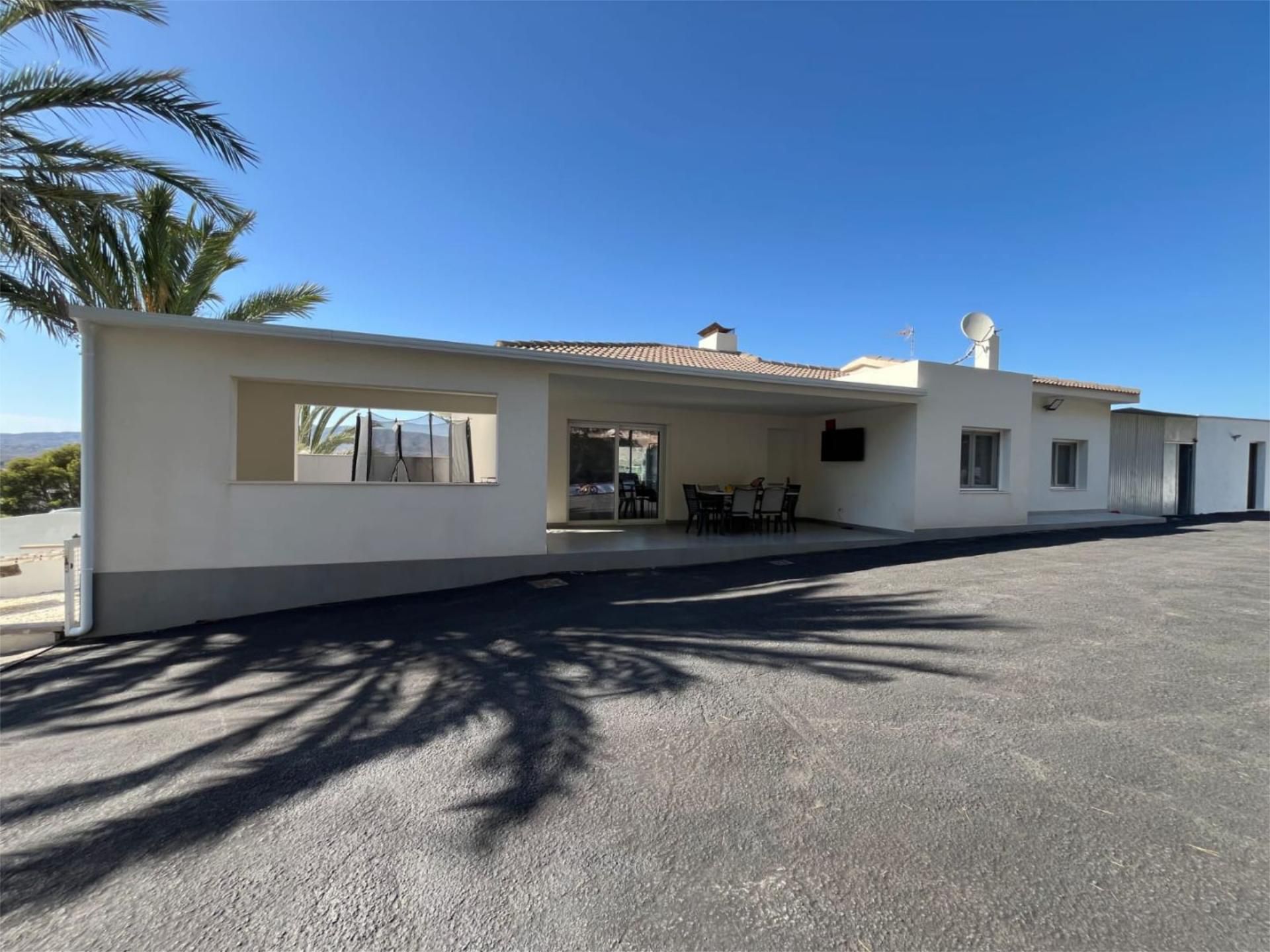 Casa o chalet en venta en Plaza Ejércitos España, 7, Las Trescientas - San Francisco - Ciudad Vergel Vista exterior de Casa o chalet en venta en Elda con Aire acondicionado, Calefacción y Jardín privado