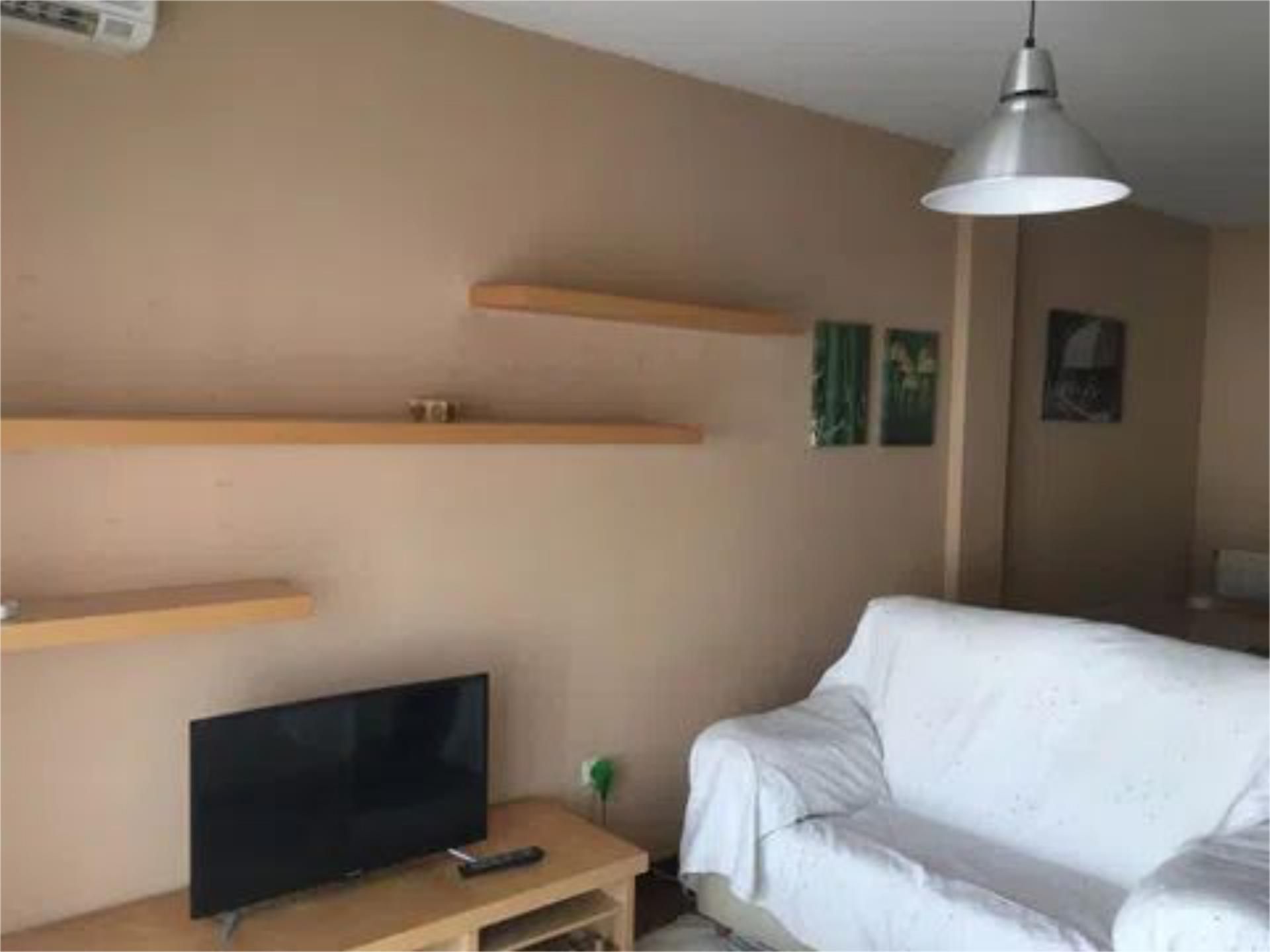 Sala d'estar de Apartament en venda en Ciudad Real Capital amb Aire condicionat, Parquet i Moblat