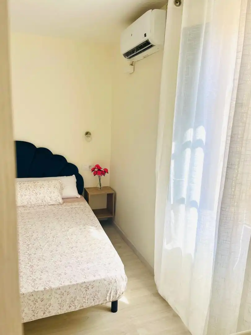 Flat for rent in Carrer de Jovellanos, 3, Plaza Donoso Cortés - Avenida Magdalena Bedroom of Flat for rent in Castellón de la Plana / Castelló de la Plana with Air Conditioner, Heating and Parquet flooring