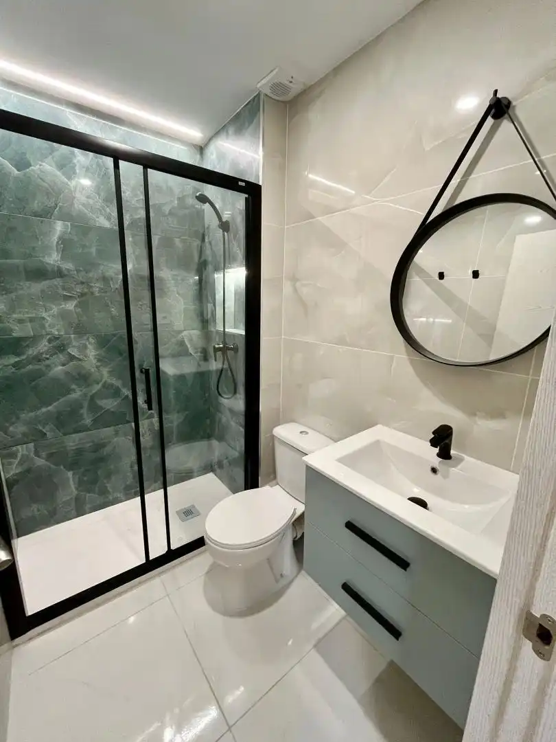 Flat for rent in Carrer de Jovellanos, 3, Plaza Donoso Cortés - Avenida Magdalena Bathroom of Flat for rent in Castellón de la Plana / Castelló de la Plana with Air Conditioner, Heating and Parquet flooring