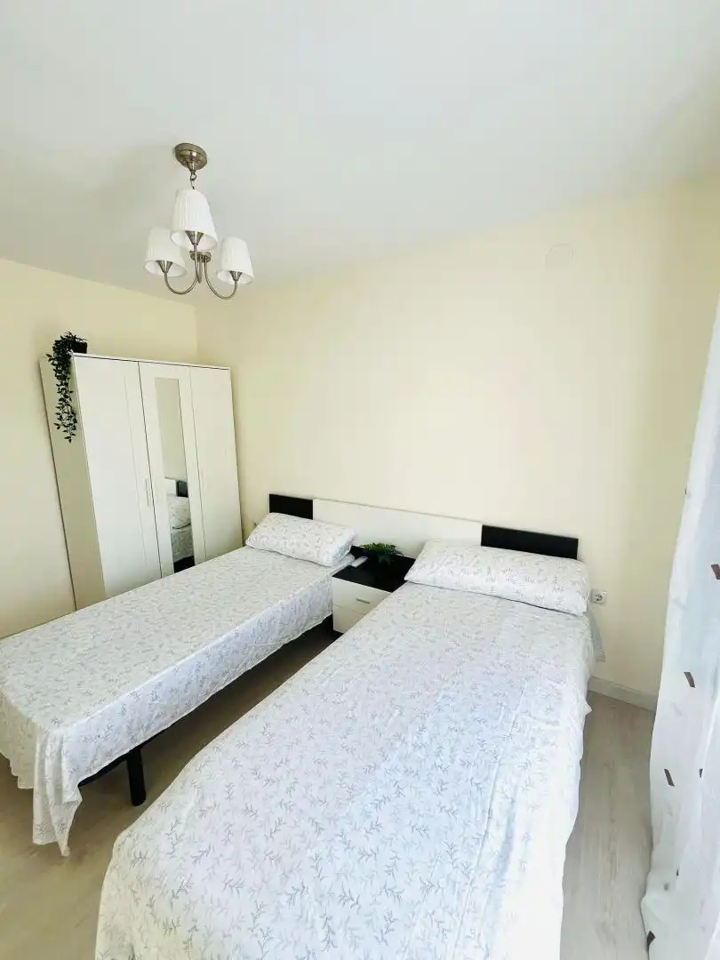 Flat for rent in Carrer de Jovellanos, 3, Plaza Donoso Cortés - Avenida Magdalena Bedroom of Flat for rent in Castellón de la Plana / Castelló de la Plana with Air Conditioner, Heating and Parquet flooring