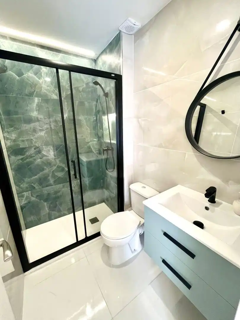 Flat for rent in Carrer de Jovellanos, 3, Plaza Donoso Cortés - Avenida Magdalena Bathroom of Flat for rent in Castellón de la Plana / Castelló de la Plana with Air Conditioner, Heating and Parquet flooring