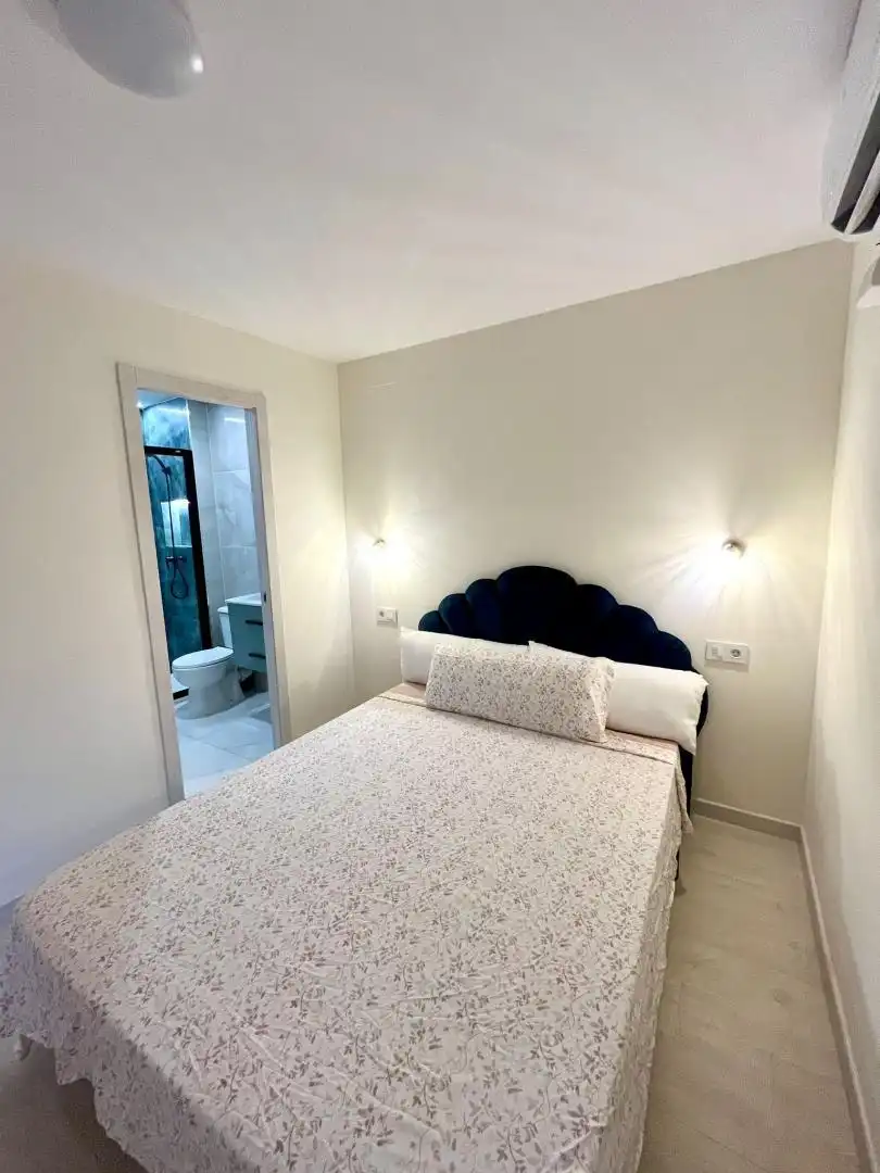 Flat for rent in Carrer de Jovellanos, 3, Plaza Donoso Cortés - Avenida Magdalena Bedroom of Flat for rent in Castellón de la Plana / Castelló de la Plana with Air Conditioner, Heating and Parquet flooring