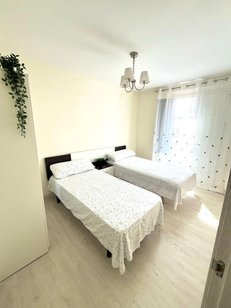 Habitación de Piso de alquiler en Castellón de la Plana / Castelló de la Plana con Aire acondicionado, Calefacción y Parquet