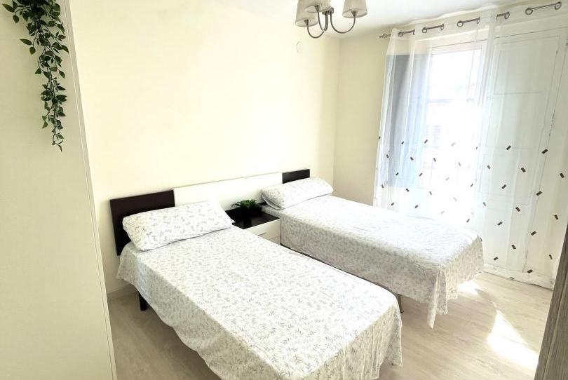 Flat to rent in Carrer de Jovellanos, 3, Plaza Donoso Cortés - Avenida Magdalena, Castellón - image 1 Photo 1 of Flat to rent in Carrer de Jovellanos, 3, Plaza Donoso Cortés - Avenida Magdalena, Castellón