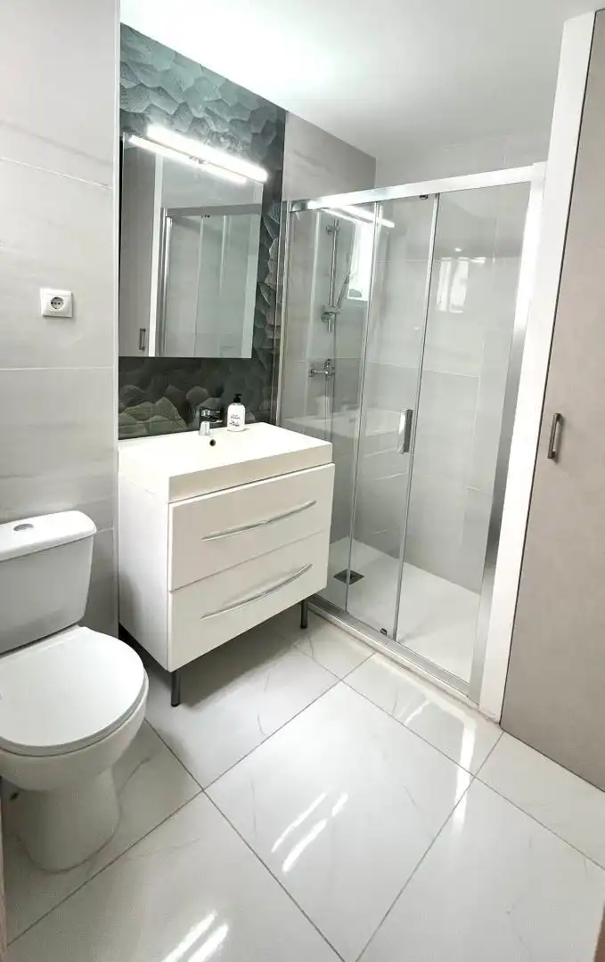 Flat for rent in Carrer de Jovellanos, 3, Plaza Donoso Cortés - Avenida Magdalena Bathroom of Flat for rent in Castellón de la Plana / Castelló de la Plana with Air Conditioner, Heating and Parquet flooring