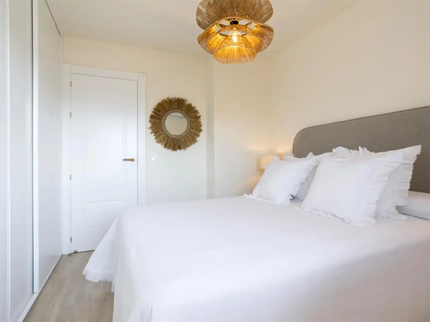 Wohnung zum Verkauf in Paseo Marítimo Rey de España, 61, Playa de los Boliches Schlafzimmer von Wohnung zum Verkauf in Fuengirola mit Klimaanlage, Terrasse und Balkon