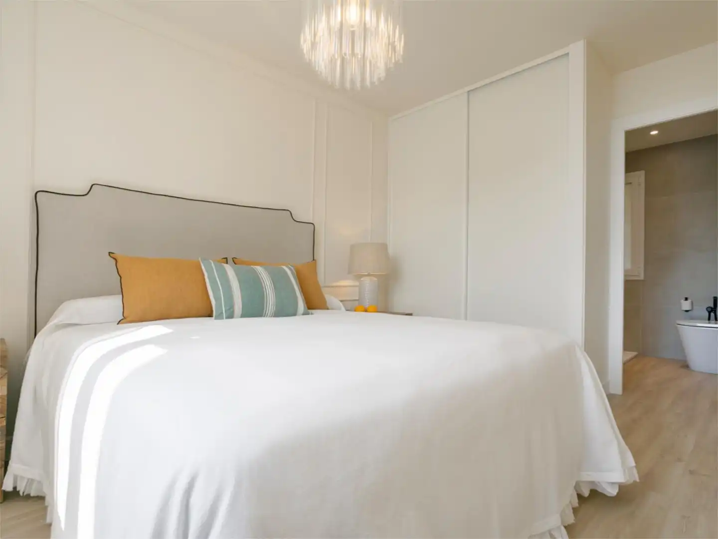Wohnung zum Verkauf in Paseo Marítimo Rey de España, 61, Playa de los Boliches Schlafzimmer von Wohnung zum Verkauf in Fuengirola mit Klimaanlage, Terrasse und Balkon