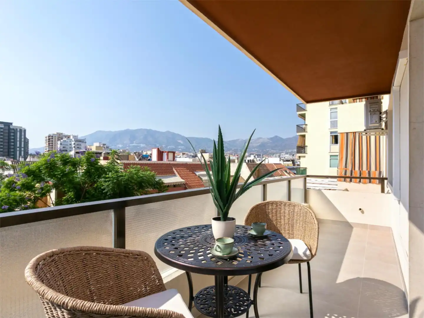 Wohnung zum Verkauf in Paseo Marítimo Rey de España, 61, Playa de los Boliches Terrasse von Wohnung zum Verkauf in Fuengirola mit Klimaanlage, Terrasse und Balkon