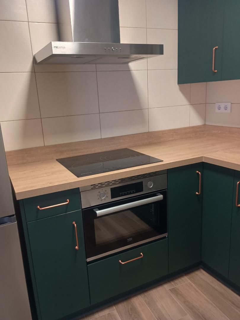 Pis de lloguer a Avenida Francisco Aguirre, 123, El Pilar - La Estación Cuina de Pis de lloguer en Talavera de la Reina amb Aire condicionat, Calefacció i Parquet