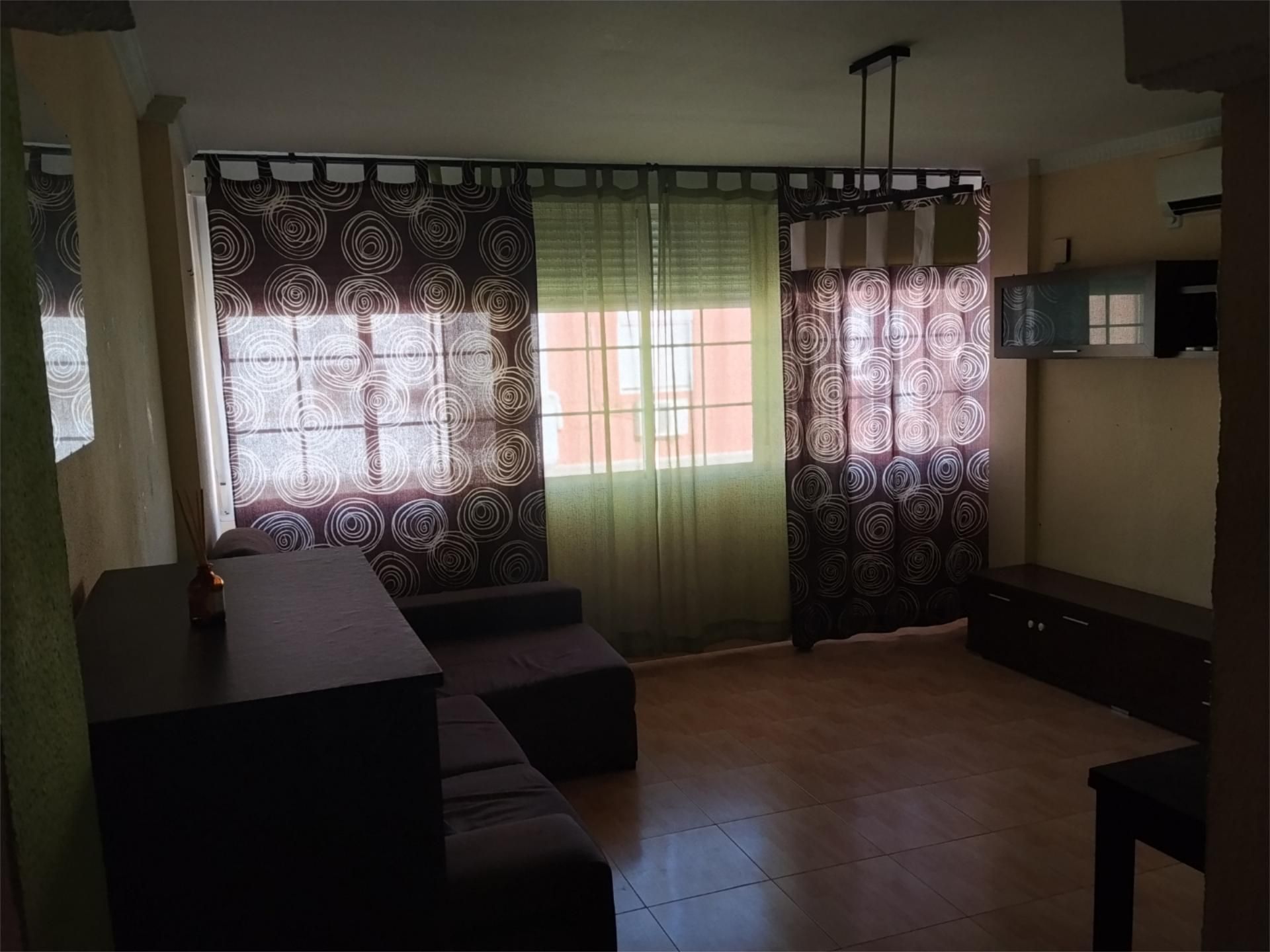 Pis en venda a Calle Miguel de Unamuno, 4, La Paz Sala d'estar de Pis en venda en Alcalá de Guadaira amb Calefacció i Moblat