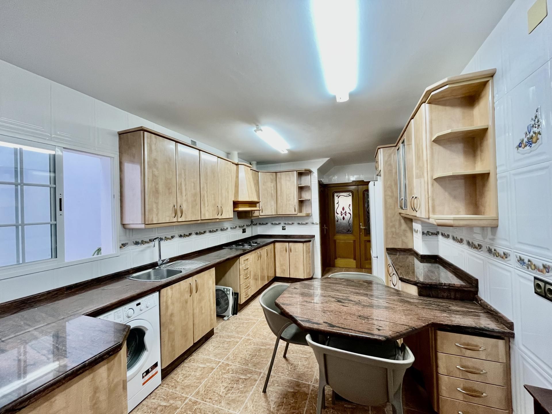 Cuina de Casa adosada en venda en  Córdoba Capital