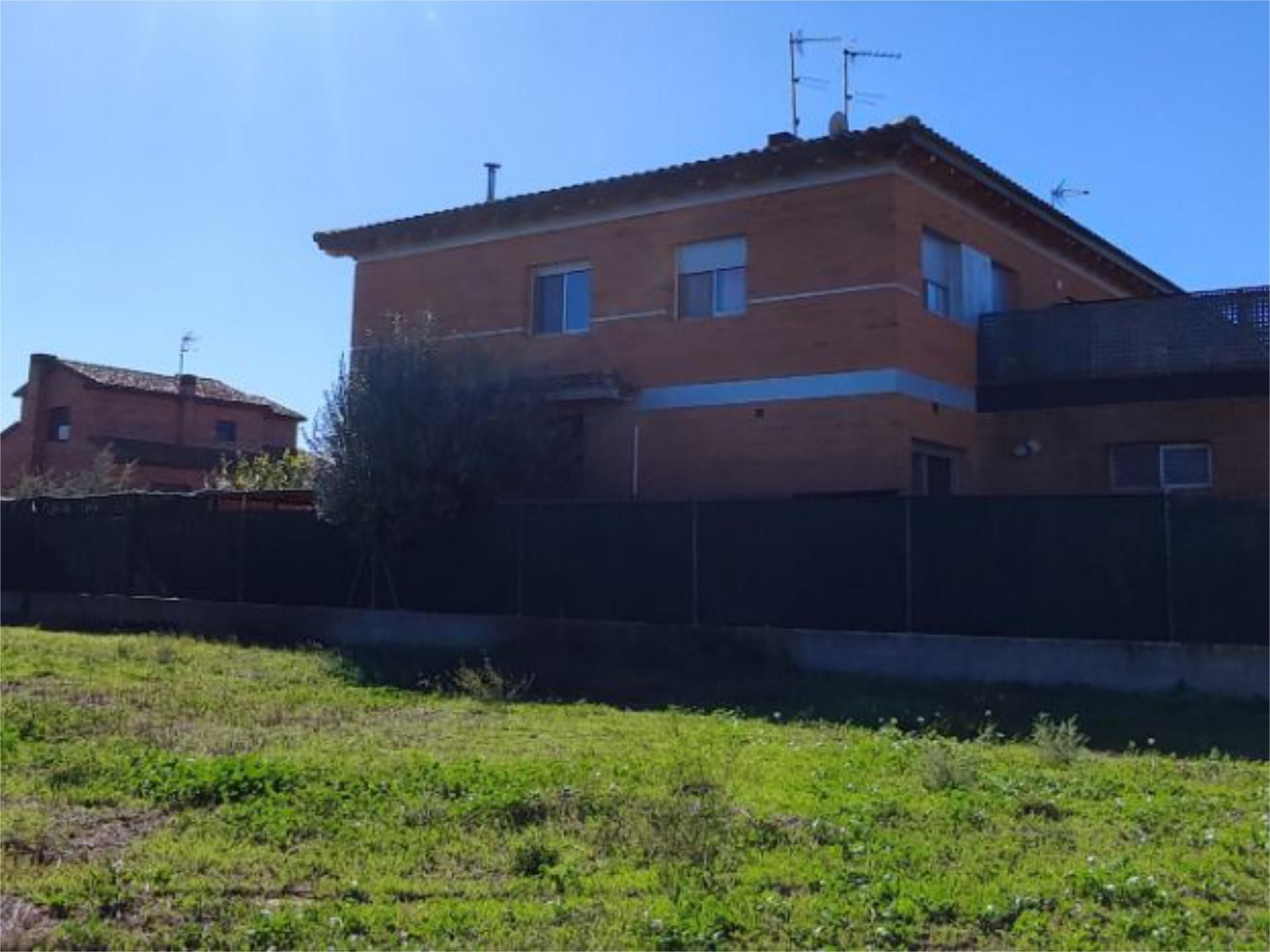 Exterior view of Single-family semi-detached for sale in Les Borges Blanques  with Air Conditioner and Terrace