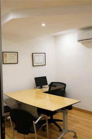 Oficina en Alquiler en Plaça dels Patins