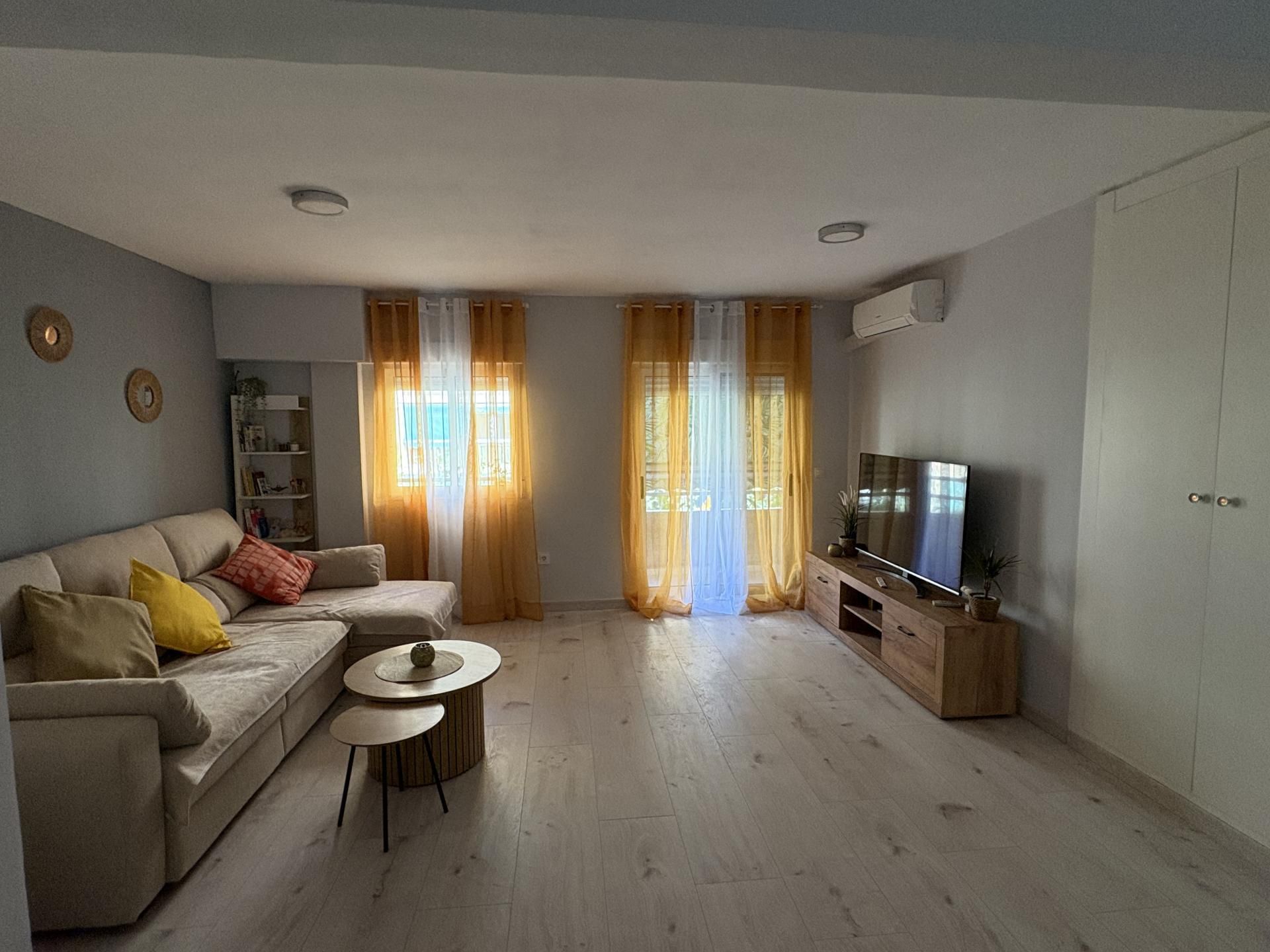 Piso para compartir en Carrer de la Princesa Merce, 6, Alipark Sala de estar de Piso para compartir en Alicante / Alacant con Aire acondicionado, Parquet y Amueblado