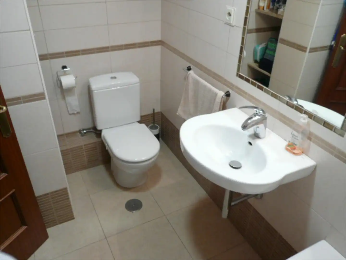 Badezimmer von Wohnung zur untervermieten in Murcia mit Abstellraum, Möbliert und Balkon