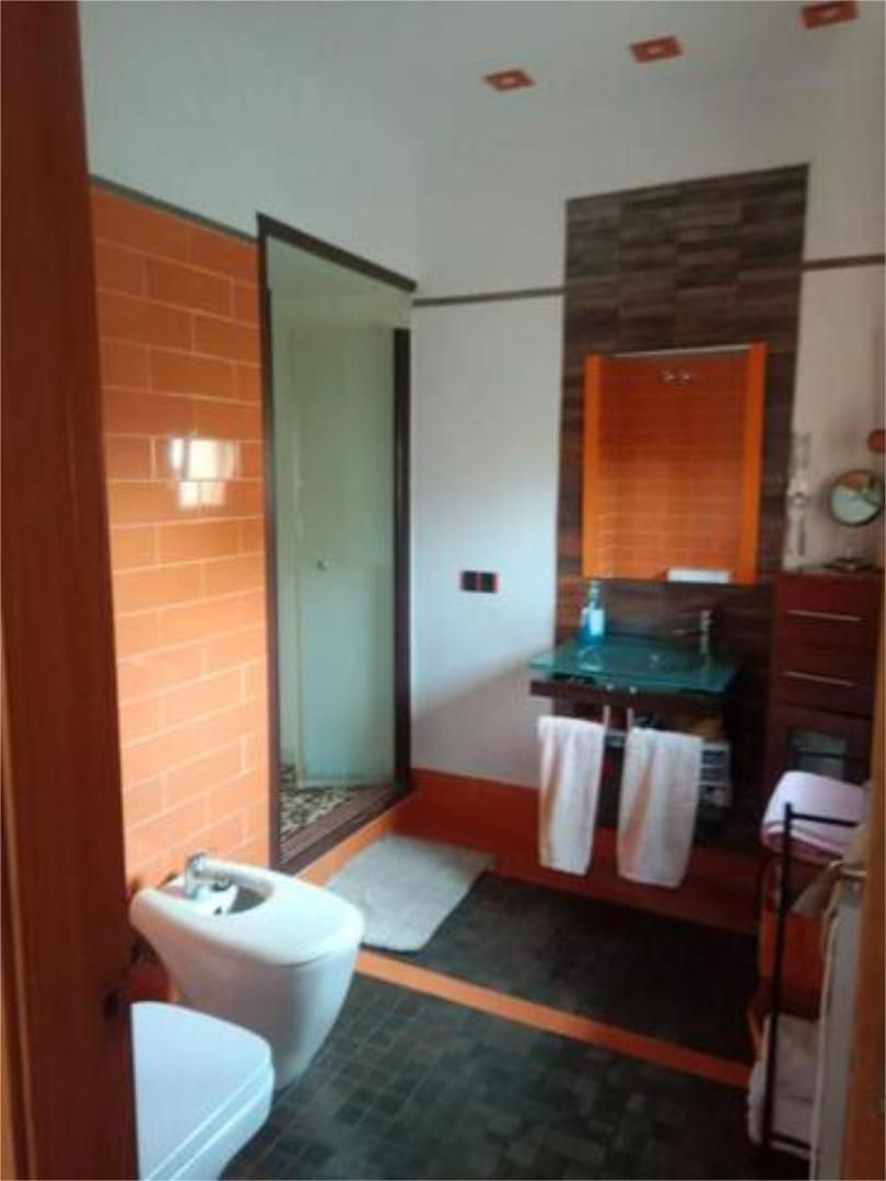 Casa adosada en venda a El Higuerón Bany de Casa adosada en venda en Córdoba Capital amb Piscina