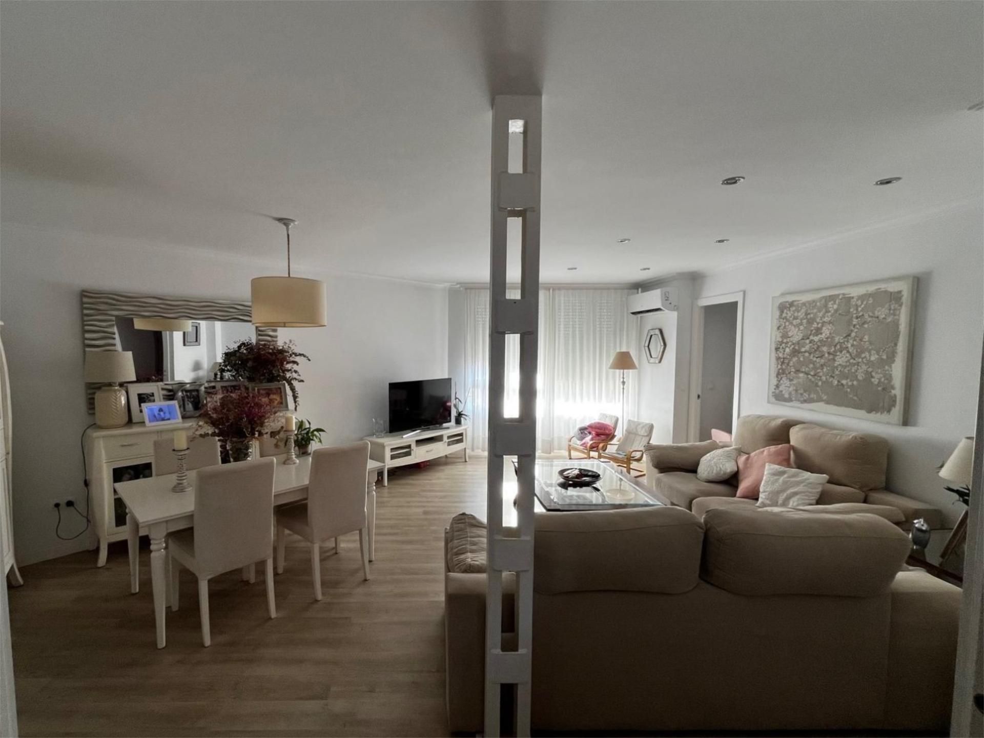 Living room of Flat for sale in  Sevilla Capital  with Air Conditioner