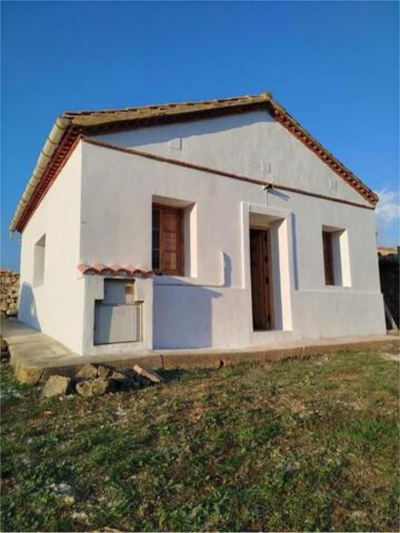 Vista exterior de Casa adosada en venda en Culla amb Jardí privat