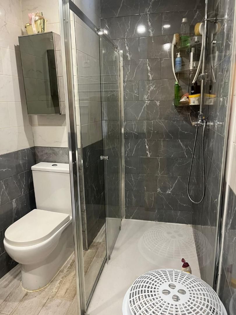 Pis en venda a Calle Maestro Ugedo, 12, Escalona Bany de Pis en venda en Escalona amb Aire condicionat, Terrassa i Balcó