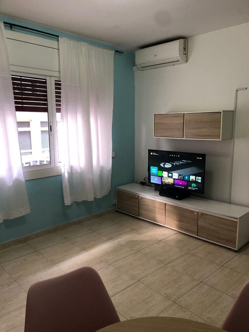 Flat for sale in Plaça Santiago Russinyol, 2, Nucli Antic Living room of Flat for sale in Cunit with Air Conditioner