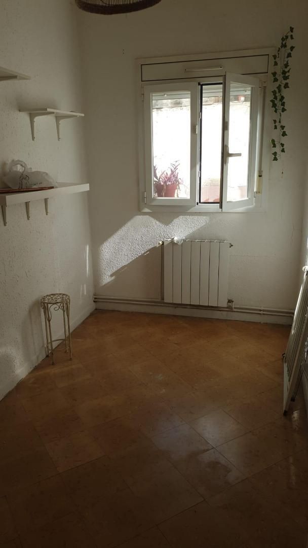 Single-family semi-detached to share in Carrer Empúries, 6, Montflorit Bedroom of Single-family semi-detached to share in Cerdanyola del Vallès with Heating, Private garden and Storage room