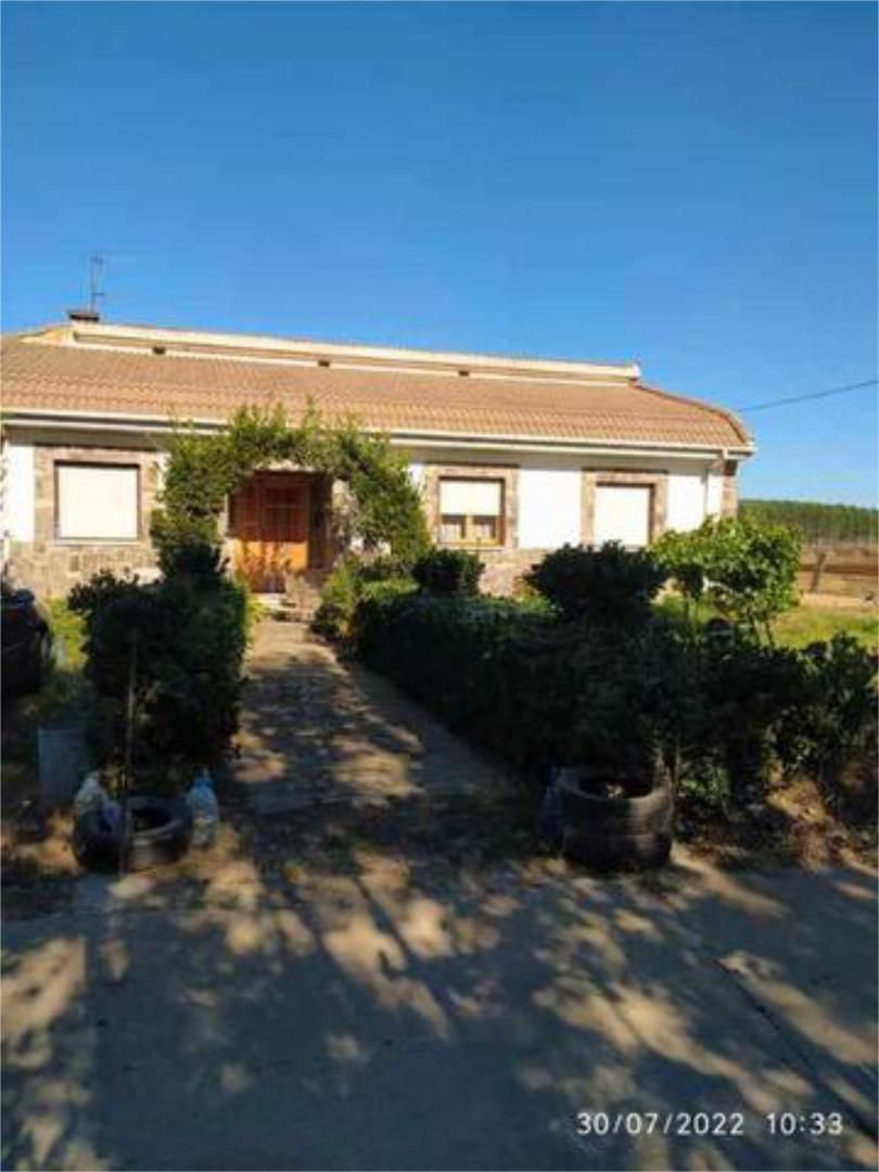 House or chalet for sale in Cimanes de la Vega Exterior view of House or chalet for sale in Cimanes de la Vega with Heating, Private garden and Terrace