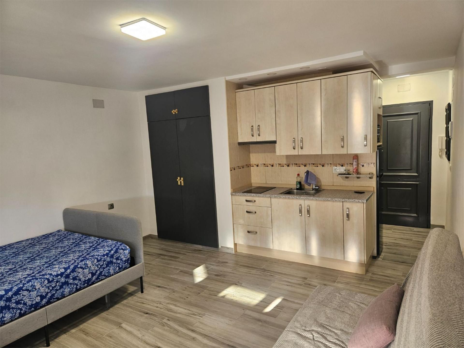 Study to rent in Calle Las Gaviotas, 2, Paseo Marítimo de Levante Kitchen of Study to rent in Vélez-Málaga with Air Conditioner, Swimming Pool and Furnished