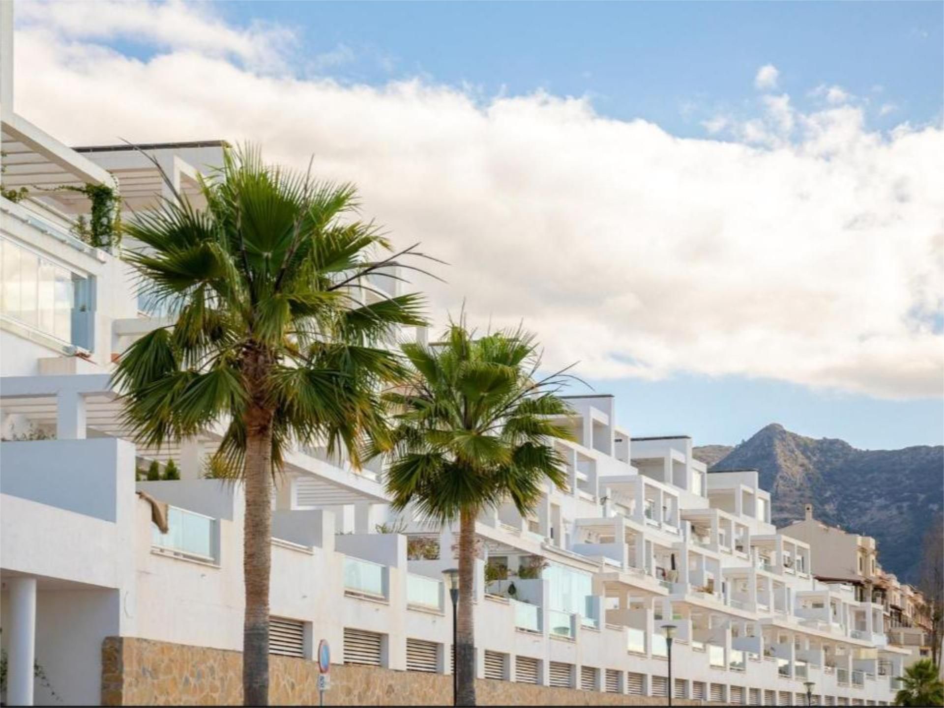 Exterior view of Flat to rent in Benalmádena  with Air Conditioner, Terrace and Swimming Pool