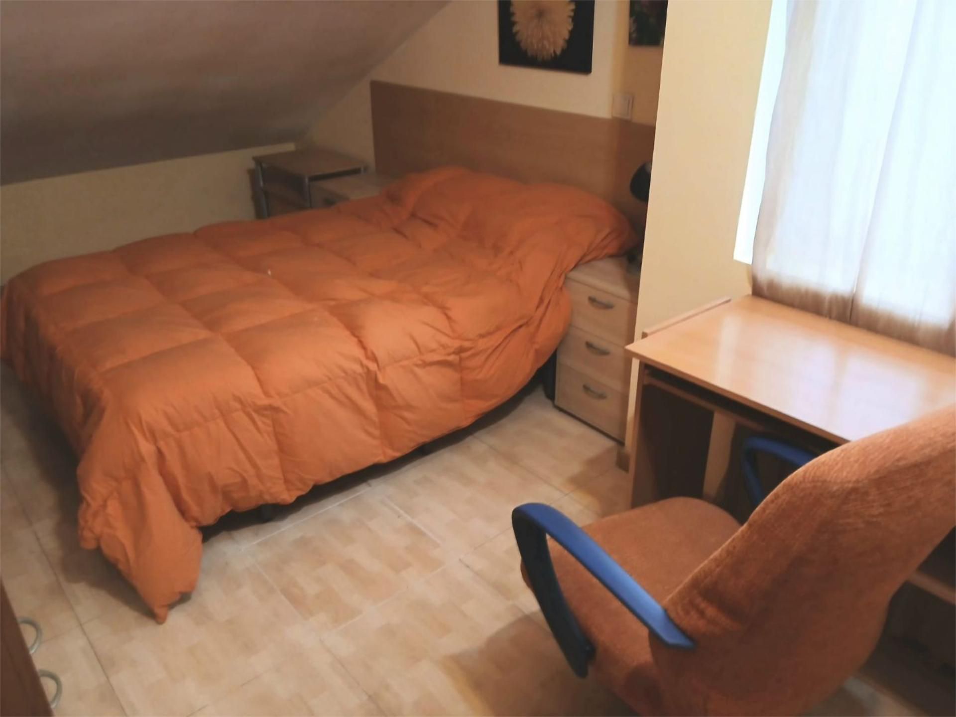 House or chalet to share in Calle Málaga, 27, Puerta Pinto - Valparaíso Bedroom of House or chalet to share in Pinto with Air Conditioner, Heating and Private garden