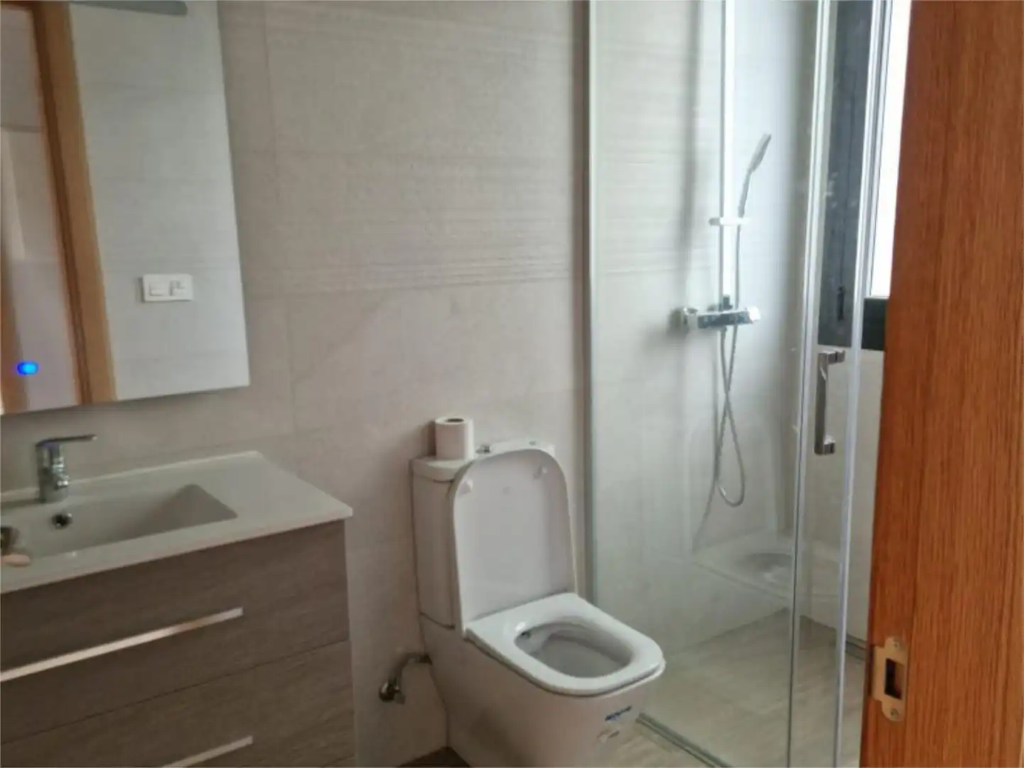 Flat for sale in Calle Miguel de Cervantes, 34, Haro Bathroom of Flat for sale in Haro with Heating, Private garden and Video intercom