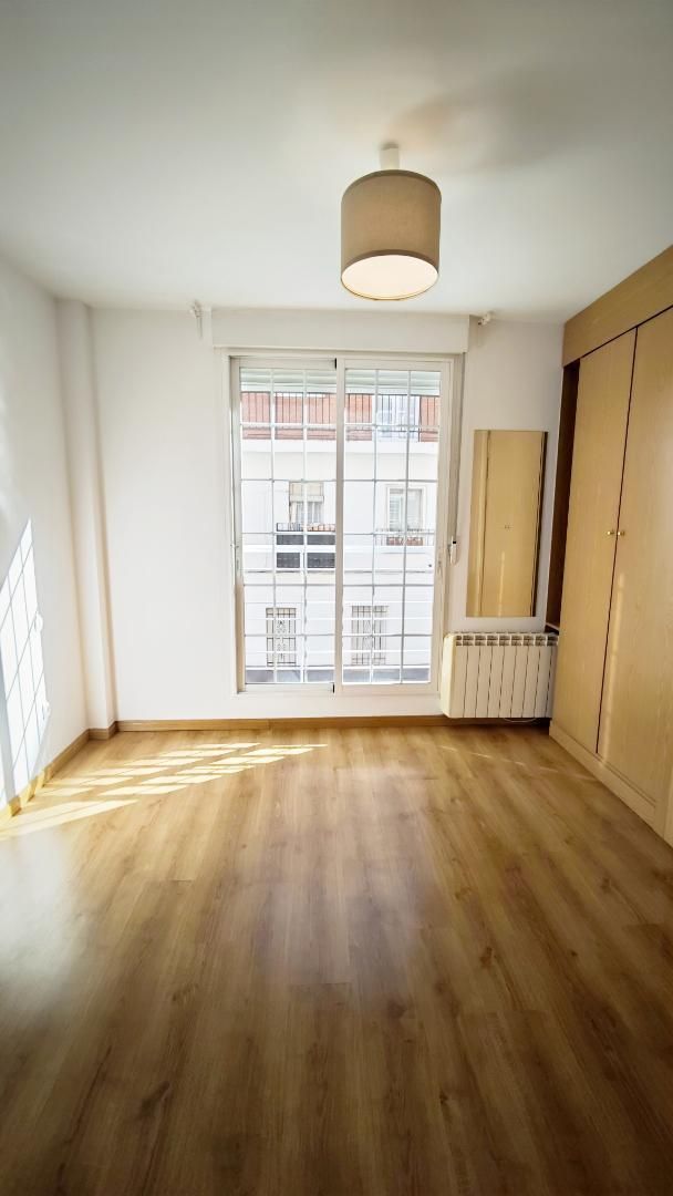 Pis de lloguer a Calle de los Vizcaínos, 9, Almenara -Ventilla Dormitori de Pis de lloguer en Madrid Capital amb Calefacció, Forn i Rentadora