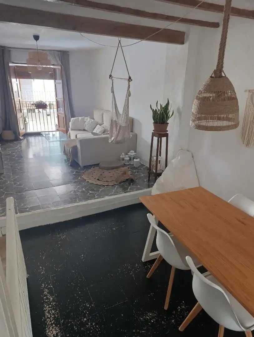 Einfamilien-Reihenhaus zum Verkauf in Carrer Pi, 16, Xàtiva Wohnzimmer von Einfamilien-Reihenhaus zum Verkauf in Xàtiva mit Klimaanlage, Terrasse und Balkon
