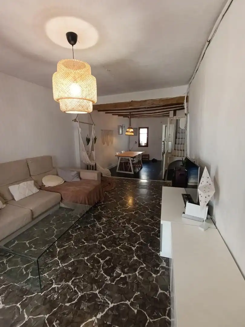 Einfamilien-Reihenhaus zum Verkauf in Carrer Pi, 16, Xàtiva Wohnzimmer von Einfamilien-Reihenhaus zum Verkauf in Xàtiva mit Klimaanlage, Terrasse und Balkon