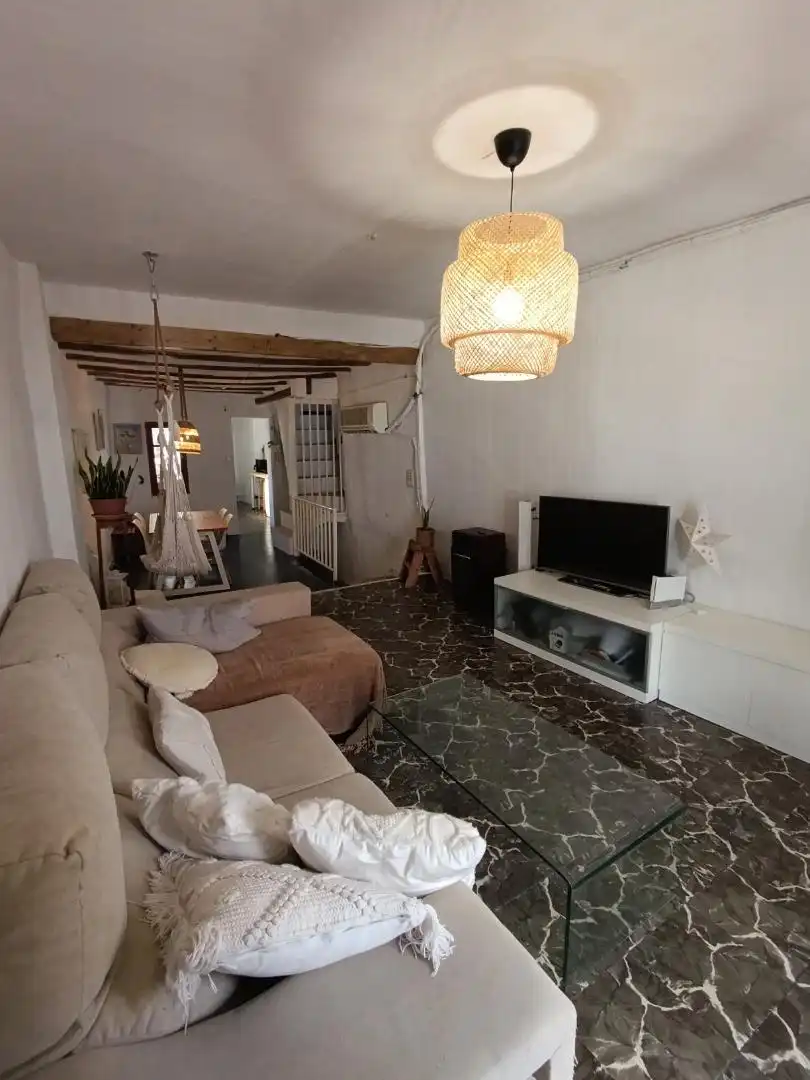 Einfamilien-Reihenhaus zum Verkauf in Carrer Pi, 16, Xàtiva Wohnzimmer von Einfamilien-Reihenhaus zum Verkauf in Xàtiva mit Klimaanlage, Terrasse und Balkon