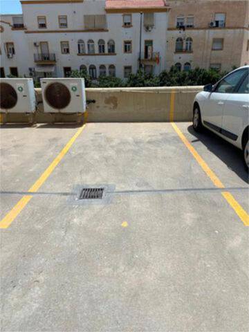 Garaje en Alquiler en Parque Ayala - Jardín de la Abadía - Huelín