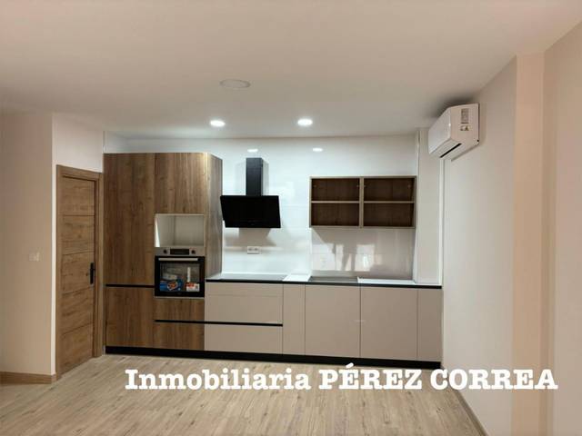 Piso en Venta en Calle Borneo, 39 en Rollo - Puente Ladrillo