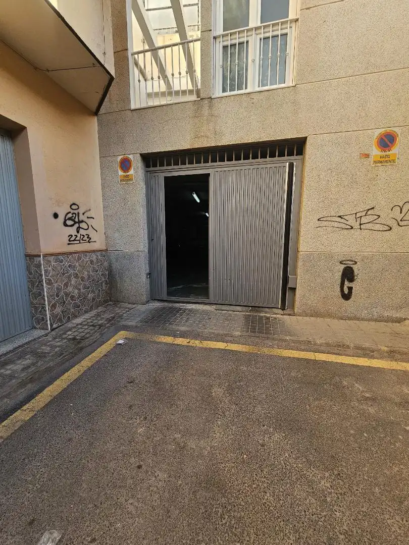 Piso en venta en Calle Madre Mazarelo, 22, Barrio Alto - San Félix Parking de Piso en venta en Almería con Aire acondicionado, Trastero y Amueblado