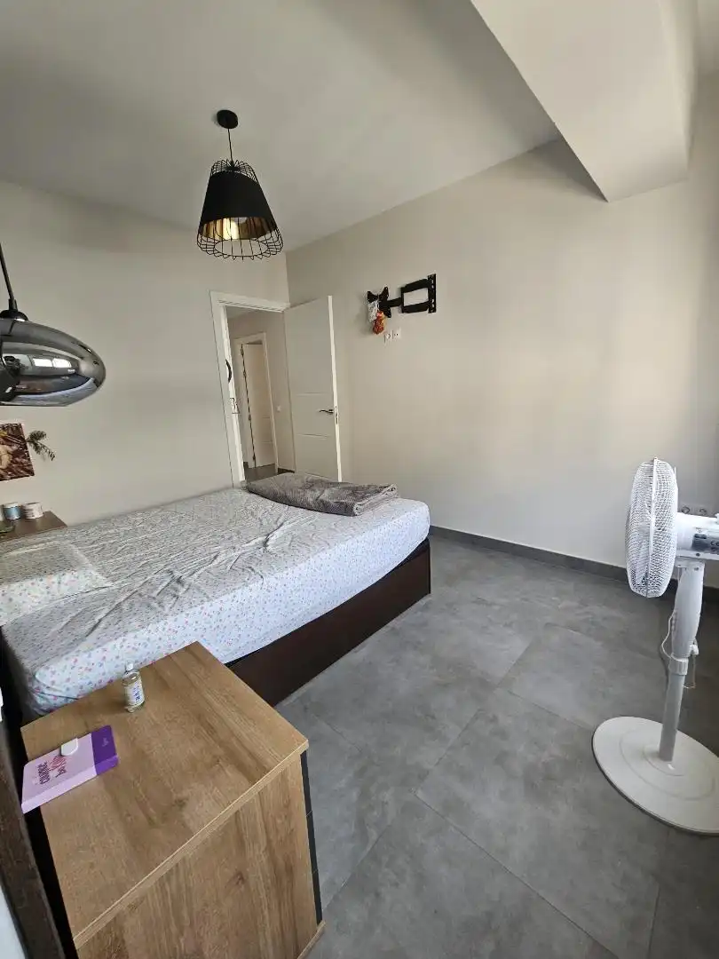 Piso en venta en Calle Madre Mazarelo, 22, Barrio Alto - San Félix Habitación de Piso en venta en Almería con Aire acondicionado, Trastero y Amueblado