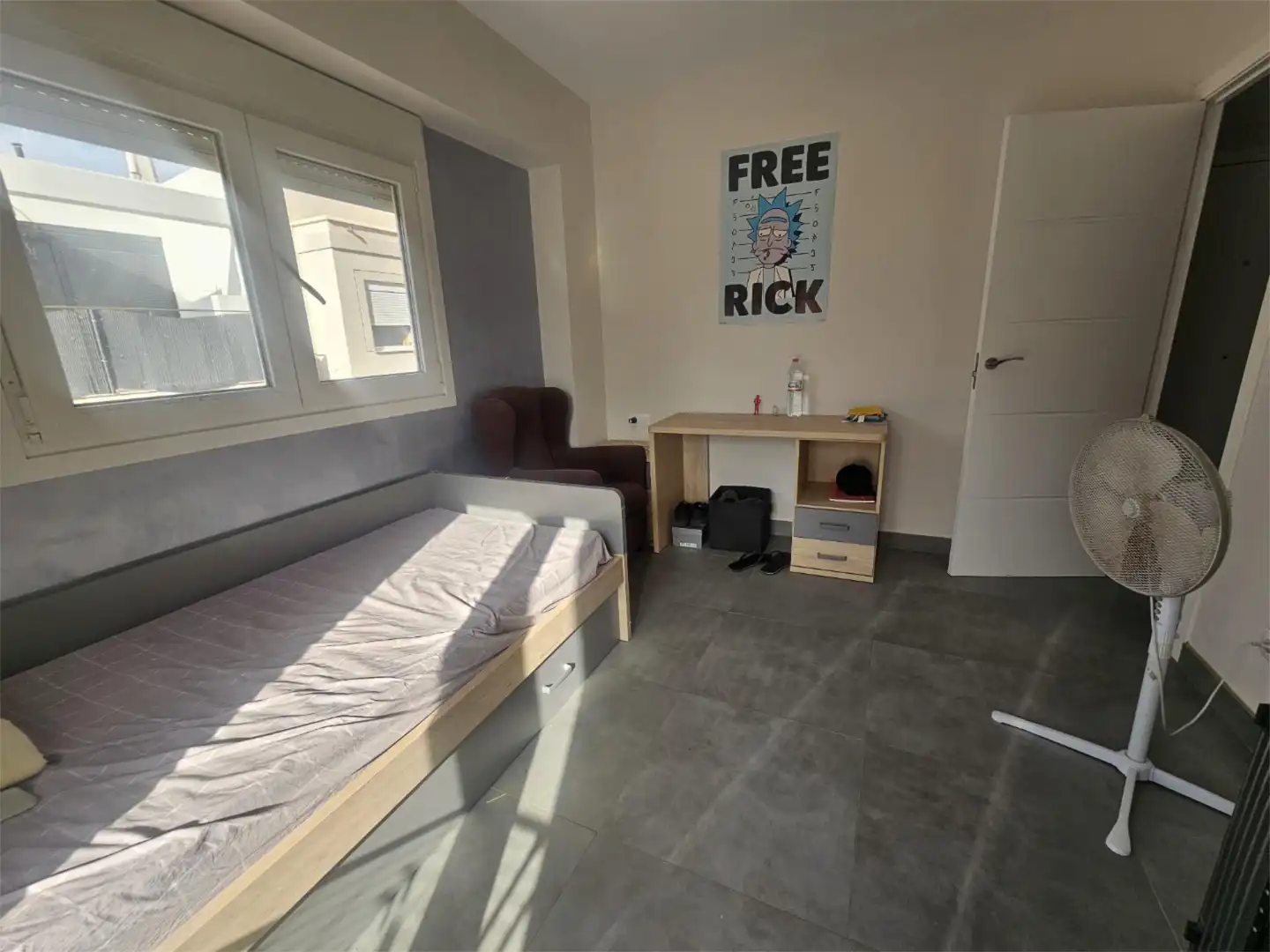 Piso en venta en Calle Madre Mazarelo, 22, Barrio Alto - San Félix Habitación de Piso en venta en Almería con Aire acondicionado, Trastero y Amueblado
