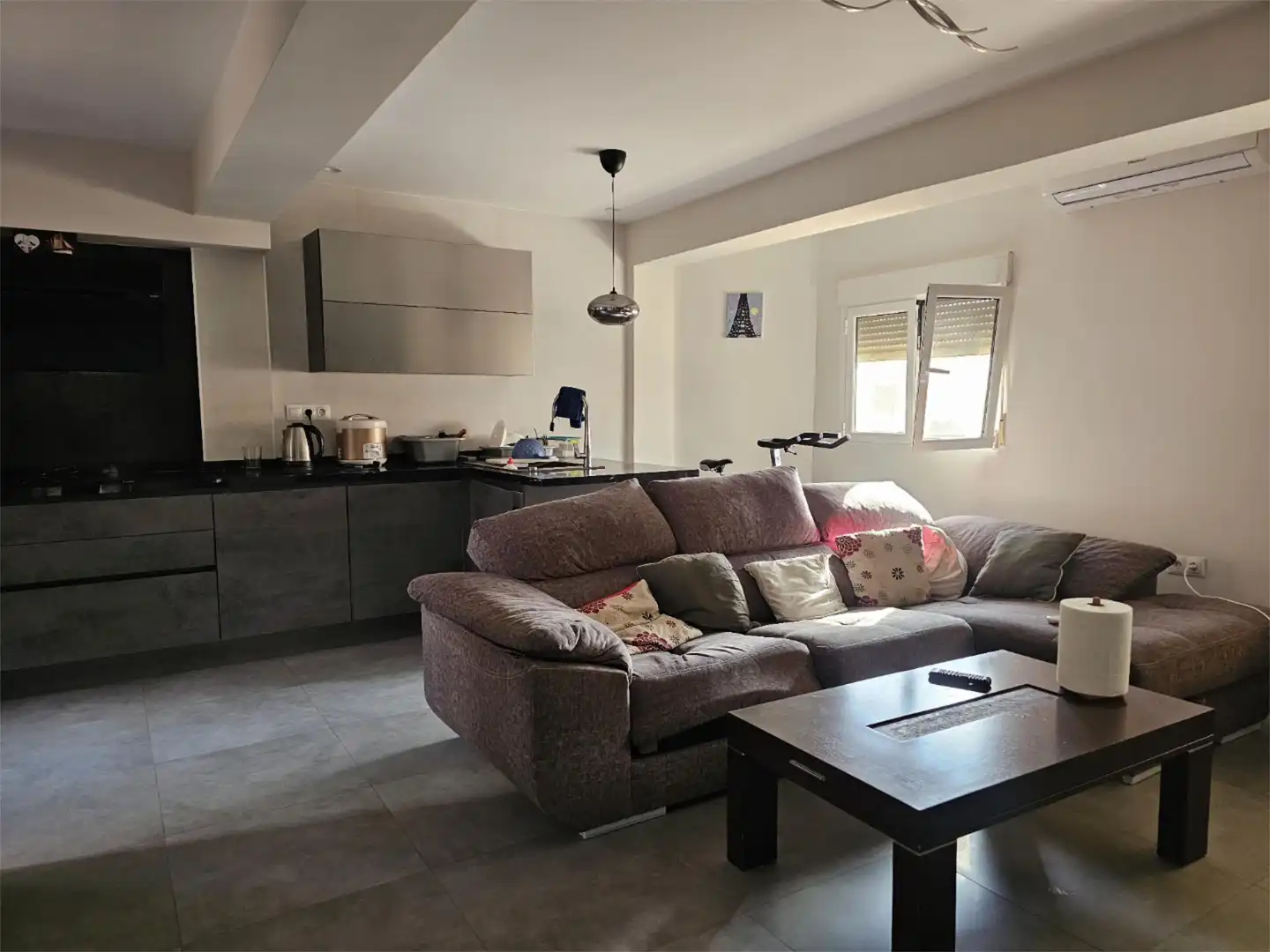 Piso en venta en Calle Madre Mazarelo, 22, Barrio Alto - San Félix Sala de estar de Piso en venta en Almería con Aire acondicionado, Trastero y Amueblado