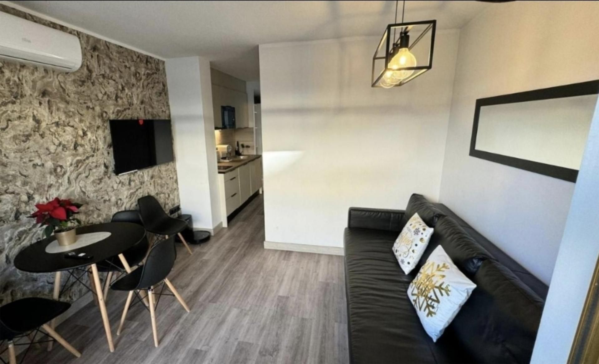 Living room of Flat for rent in Salou  with Heating, Parquet flooring and Furnished