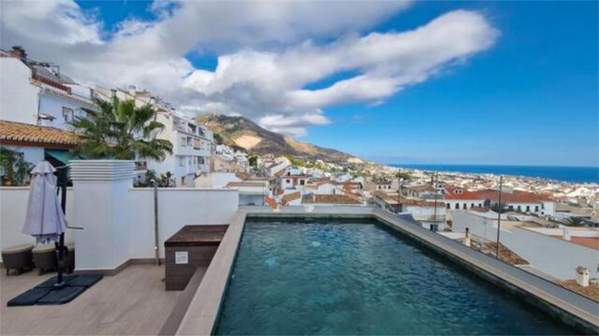 Vista exterior de Apartament en venda en Benalmádena amb Terrassa i Piscina